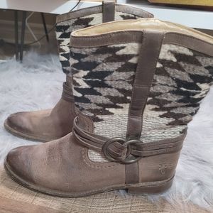 Frye Short Navajo Boots US9